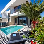 Villa Mukalba Palm With Private Pool And Sea View Medulin