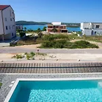 Mukalba Palm With Private Pool And Sea View Villa *