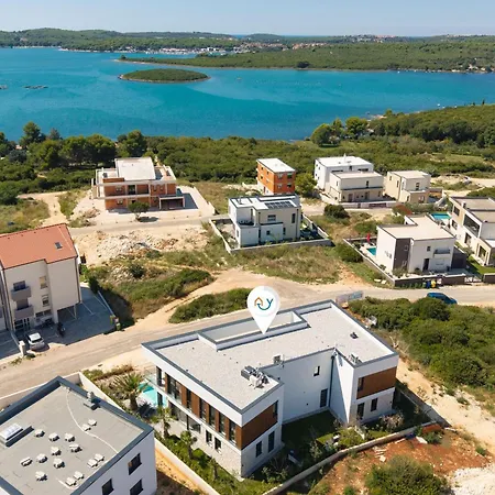 Mukalba Palm With Private Pool And Sea View * Medulin