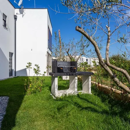 Mukalba Palm With Private Pool Villa