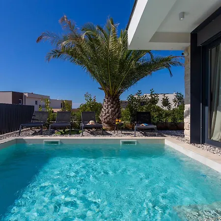 Mukalba Palm With Private Pool Villa