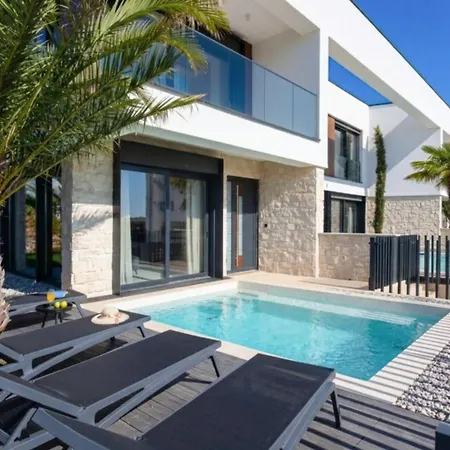 Mukalba Palm With Private Pool Villa *