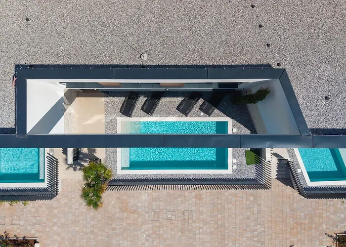 Mukalba Palm With Private Pool And Sea View 메덜린