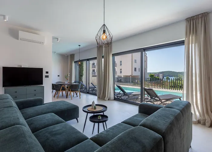 빌라 Mukalba Palm With Private Pool And Sea View 메덜린