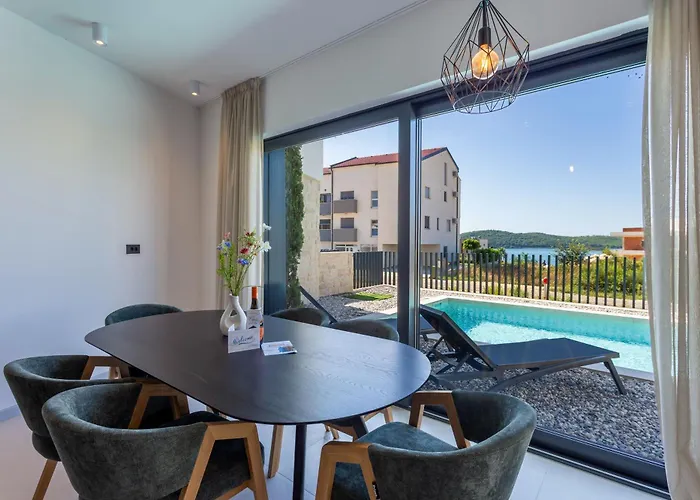 Mukalba Palm With Private Pool And Sea View 빌라
