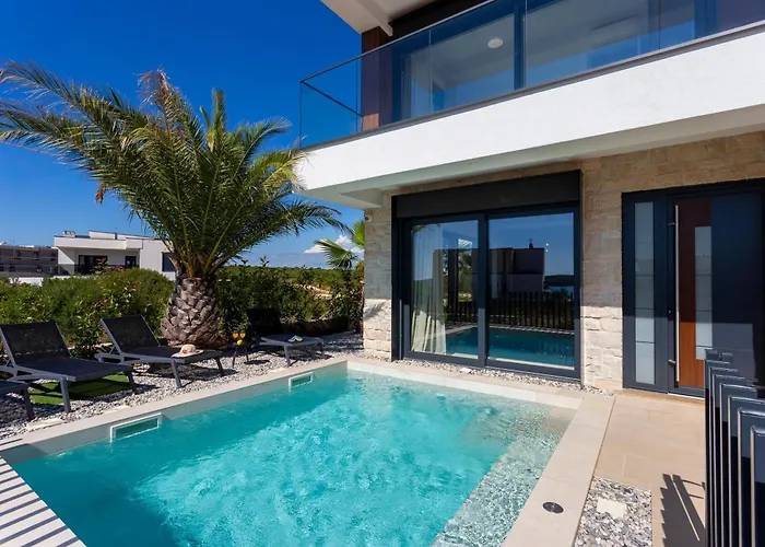 Mukalba Palm With Private Pool And Sea View 빌라