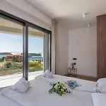 Mukalba Palm With Private Pool And Sea View Villa Medulin
