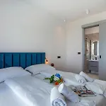 Mukalba Palm With Private Pool And Sea View Villa Medulin
