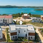 Mukalba Palm With Private Pool And Sea View Medulin