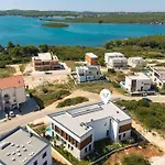 Mukalba Palm With Private Pool And Sea View * Medulin