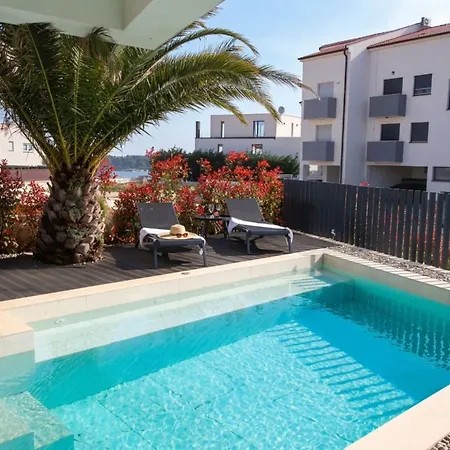 Mukalba Palm With Private Pool And Sea View