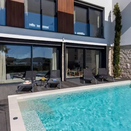Mukalba Palm With Private Pool Medulin