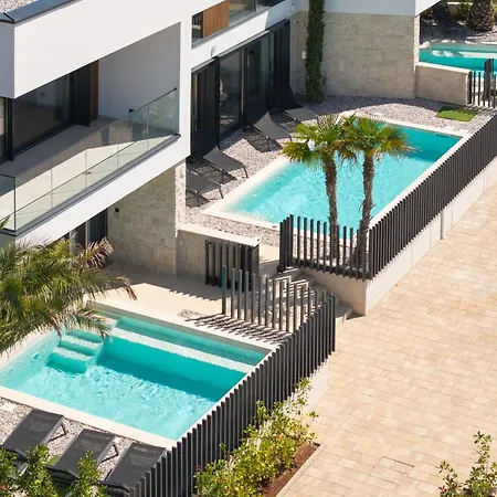 Mukalba Palm With Private Pool Medulin