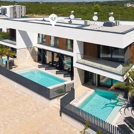 Mukalba Palm With Private Pool Villa