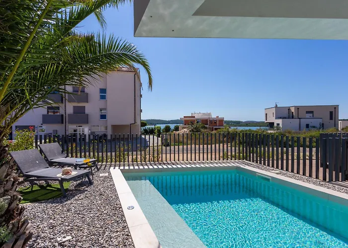 Mukalba Palm With Private Pool And Sea View Vila