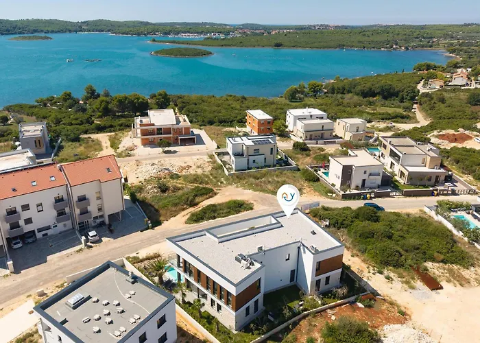 Vila Mukalba Palm With Private Pool And Sea View